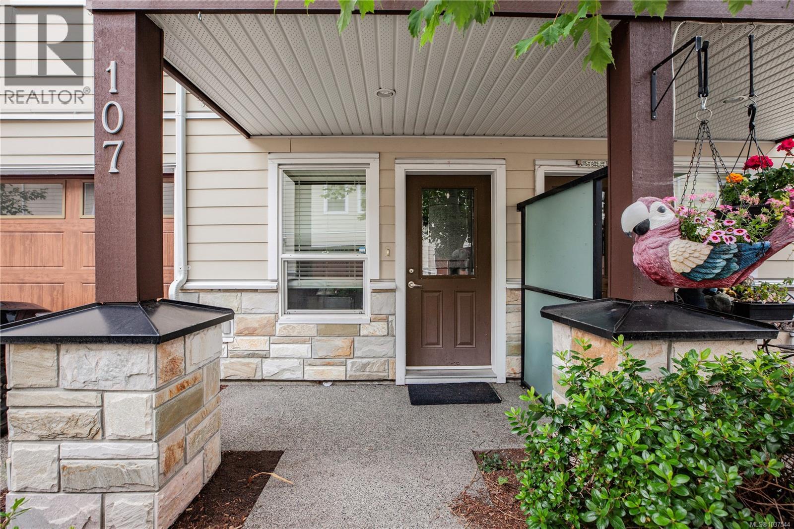 107 2889 Carlow Rd Property Photo 6
