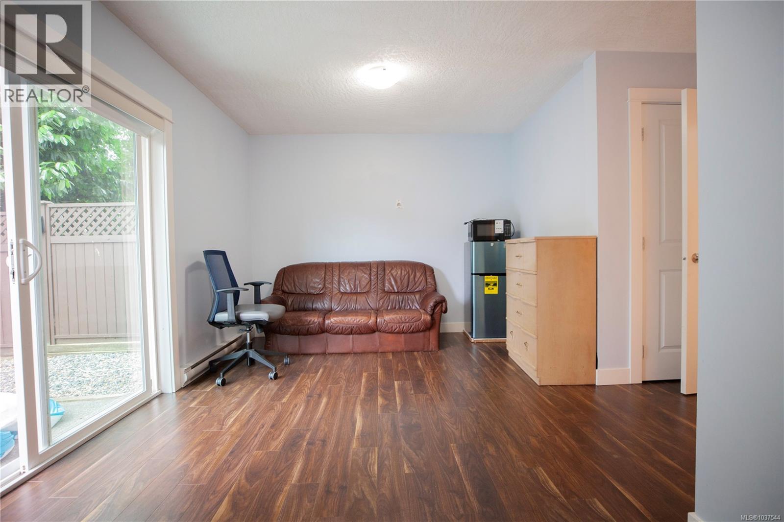 107 2889 Carlow Rd Property Photo 8