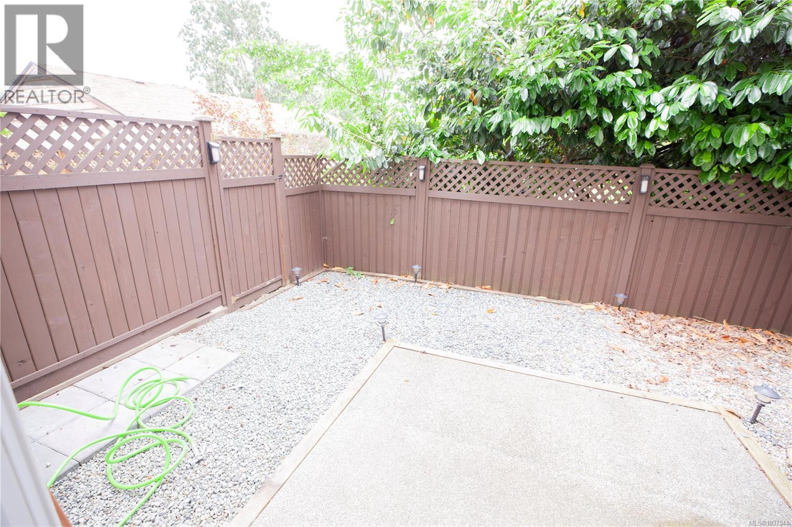 107 2889 Carlow Rd Property Photo 10