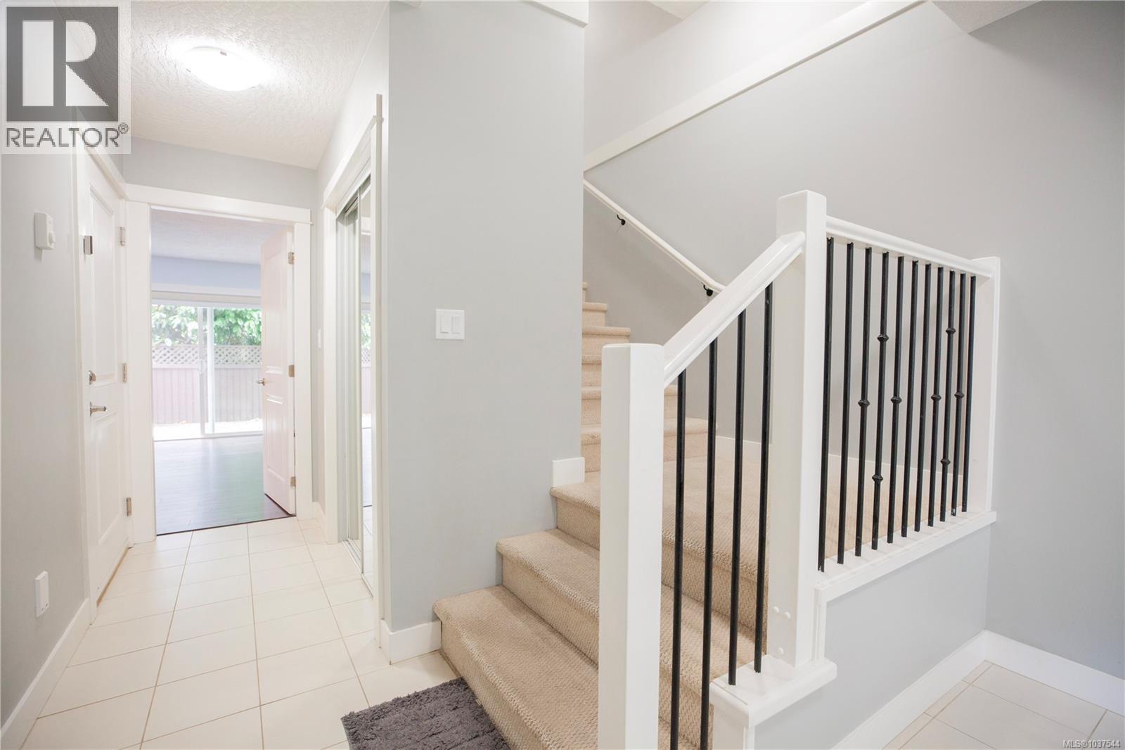 107 2889 Carlow Rd Property Photo 14