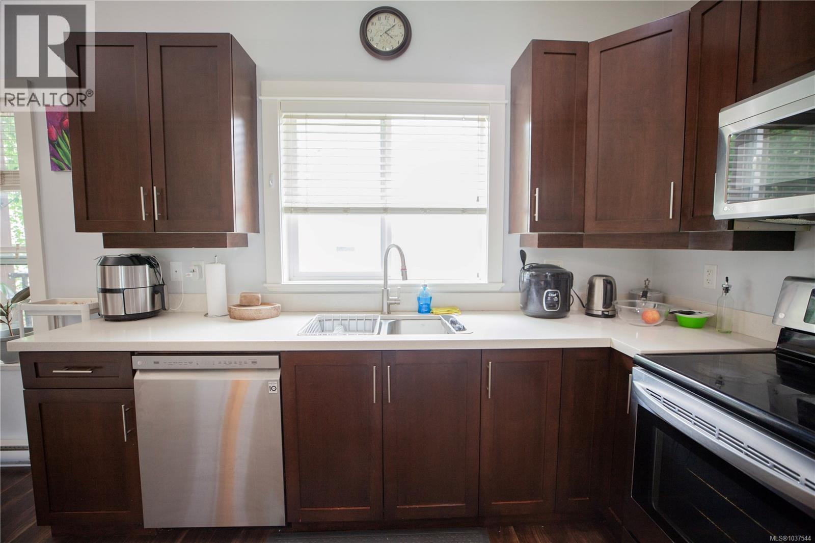 107 2889 Carlow Rd Property Photo 24