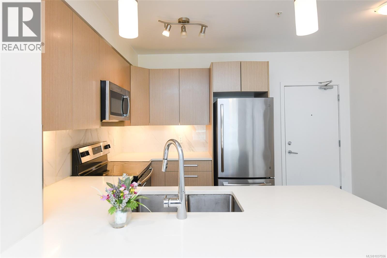 310 3070 Kilpatrick Ave Property Photo 4