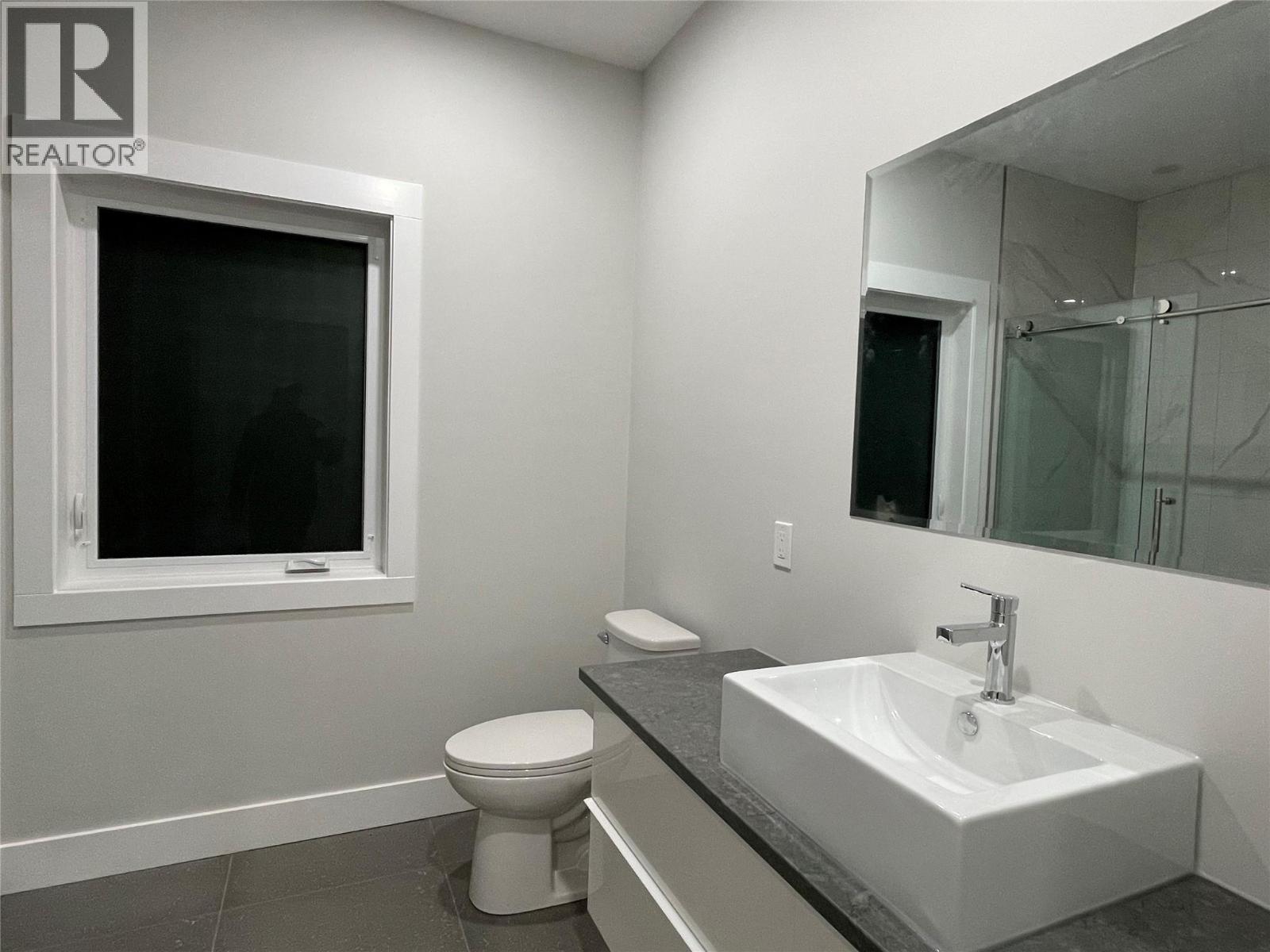 160 3rd Avenue Property Photo 14