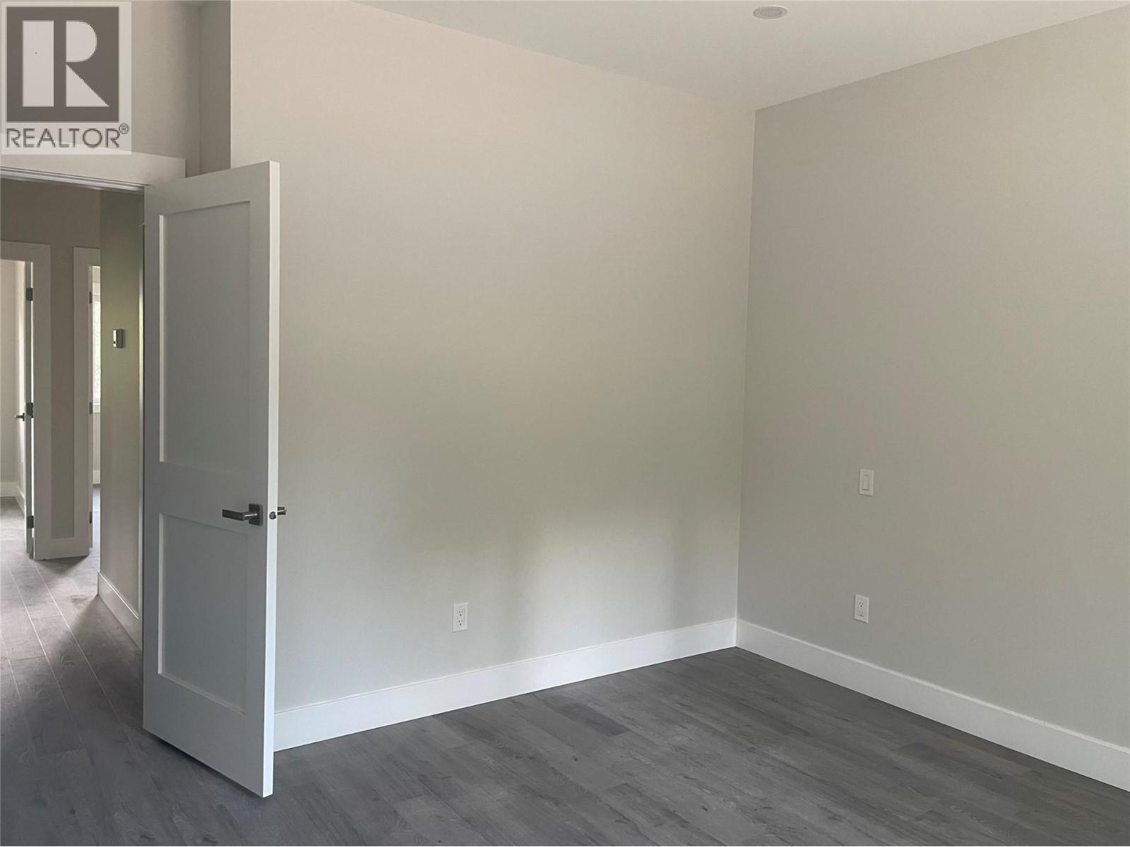 160 3rd Avenue Property Photo 15