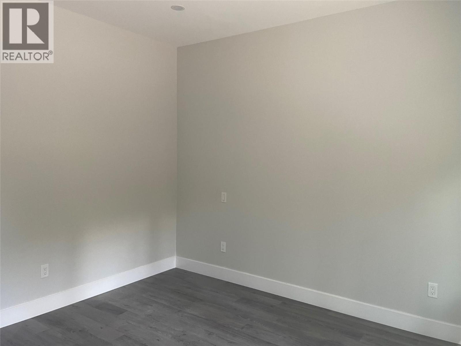 160 3rd Avenue Property Photo 18
