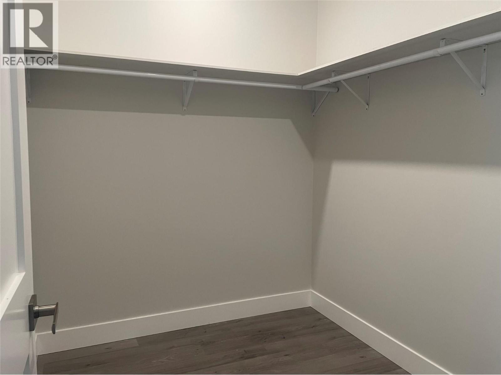 160 3rd Avenue Property Photo 27
