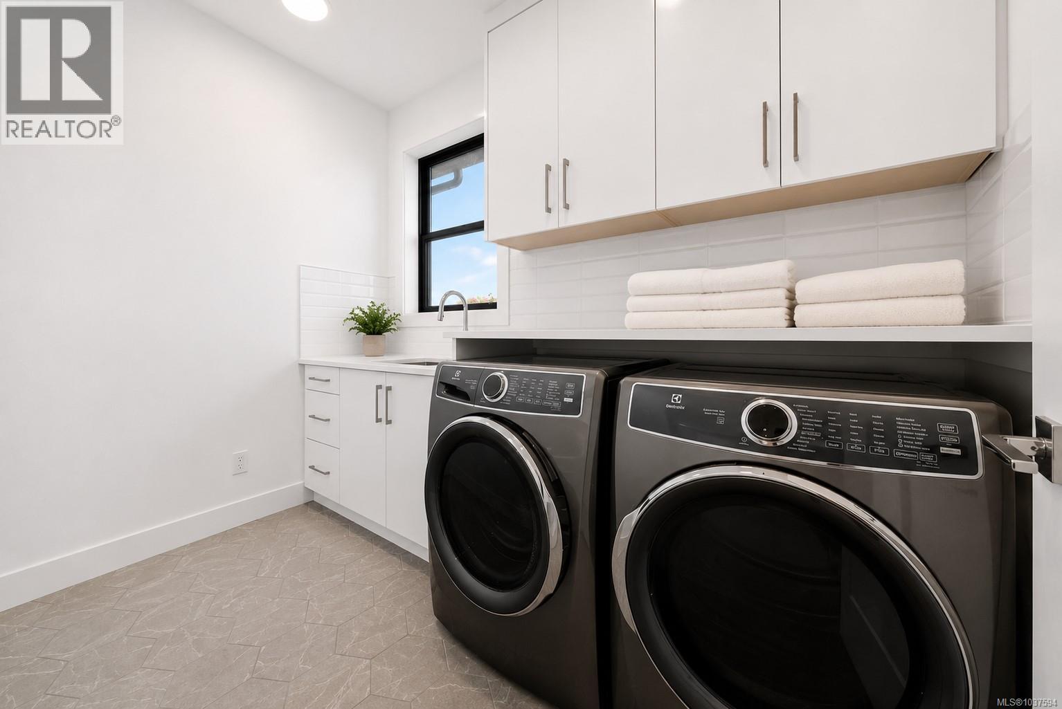 2185 Navigators Rise Property Photo 27