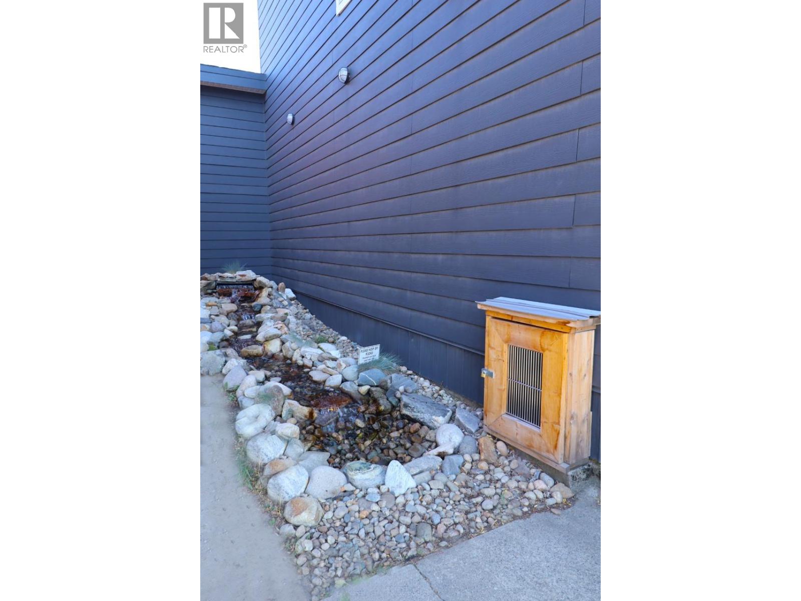 337 Market Avenue Property Photo 5
