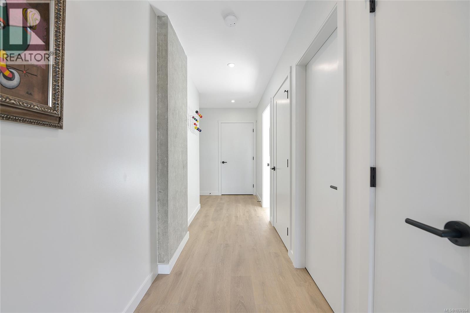705 1097 View St Property Photo 14