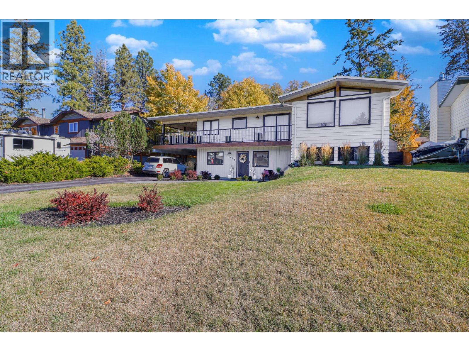 1816 MT CONNELL Crescent