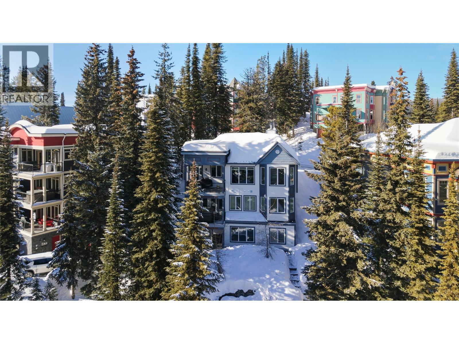 725 Monashee Road Property Photo 1