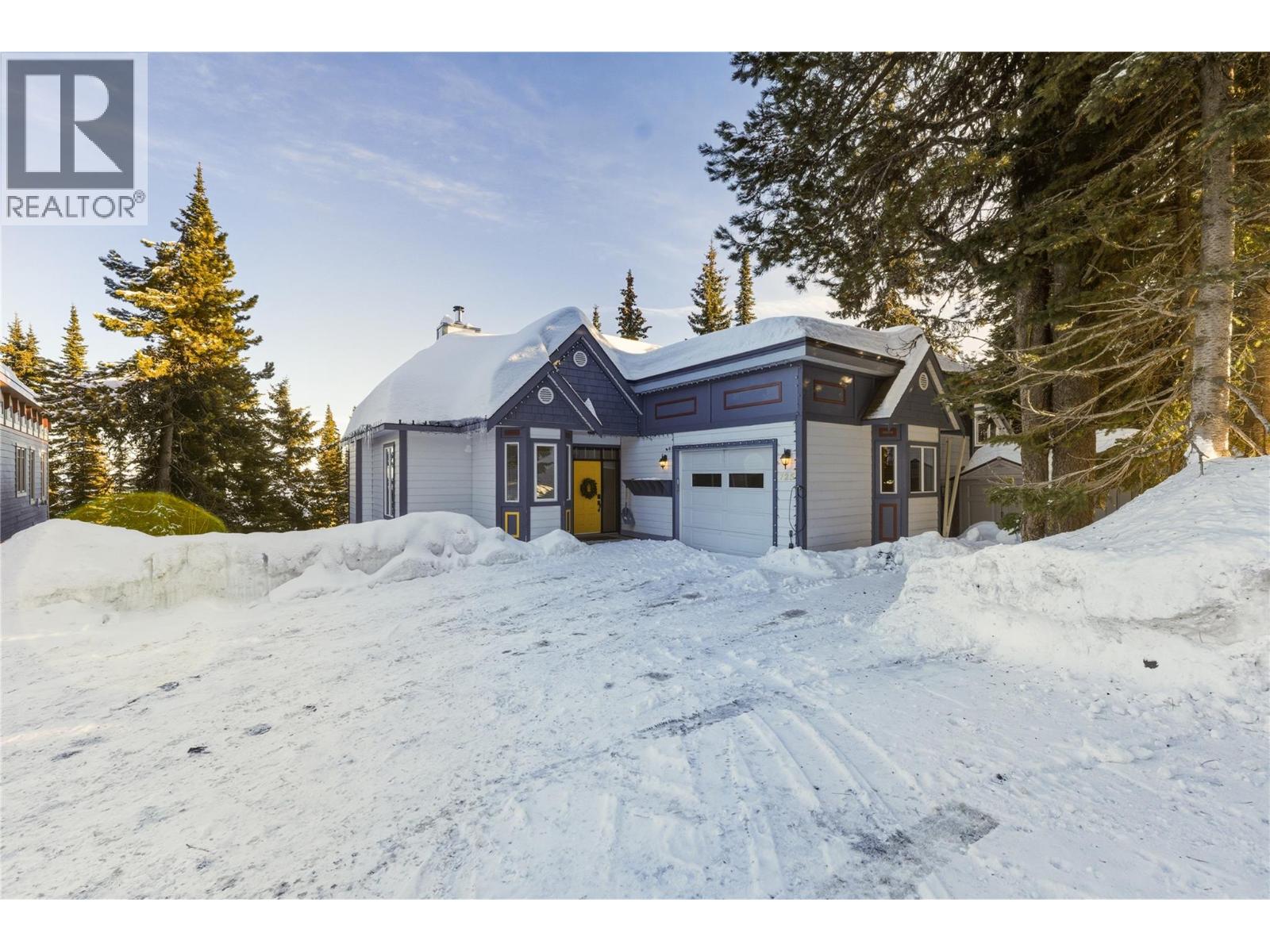 725 Monashee Road Property Photo 2
