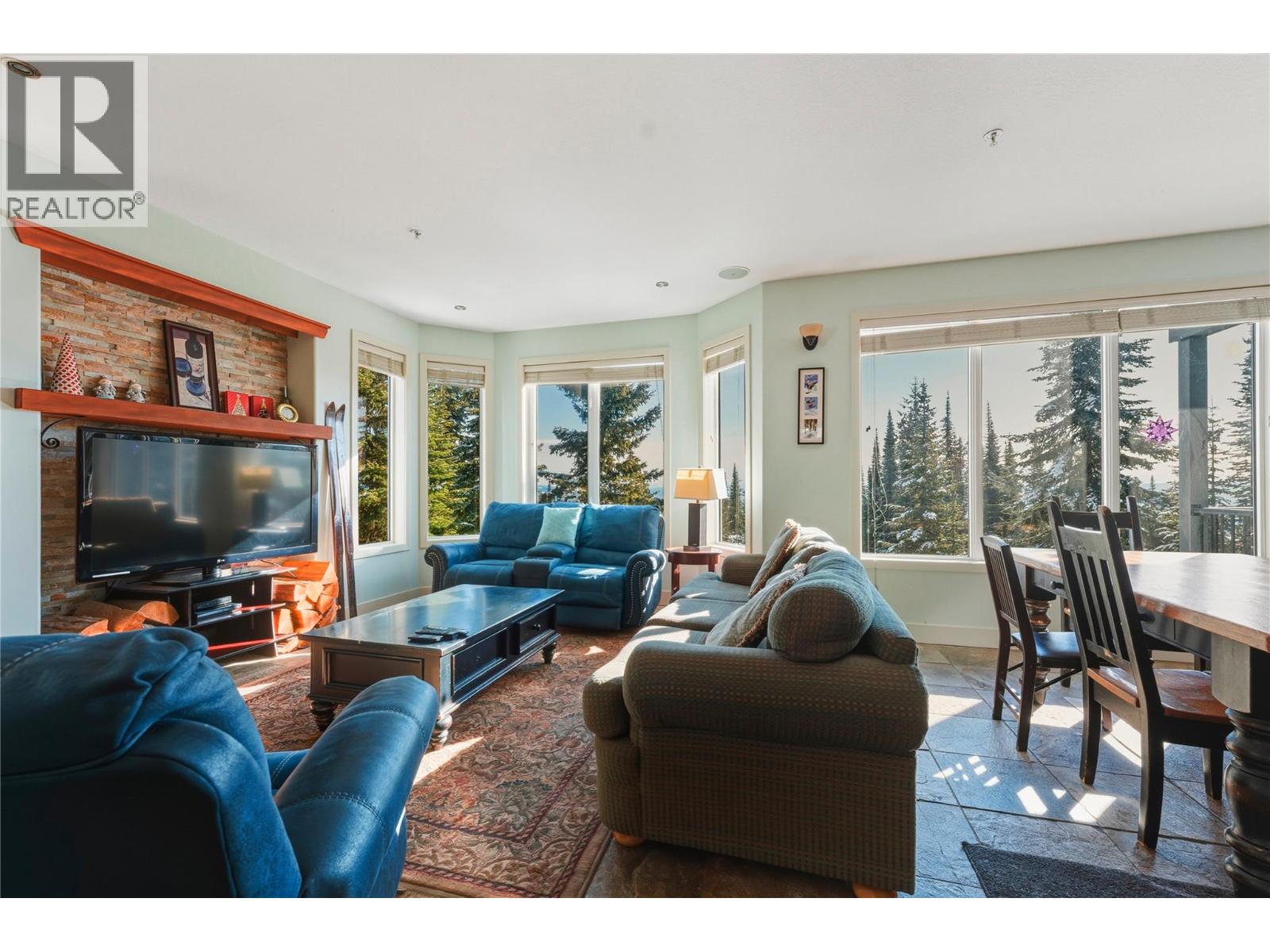 725 Monashee Road Property Photo 7
