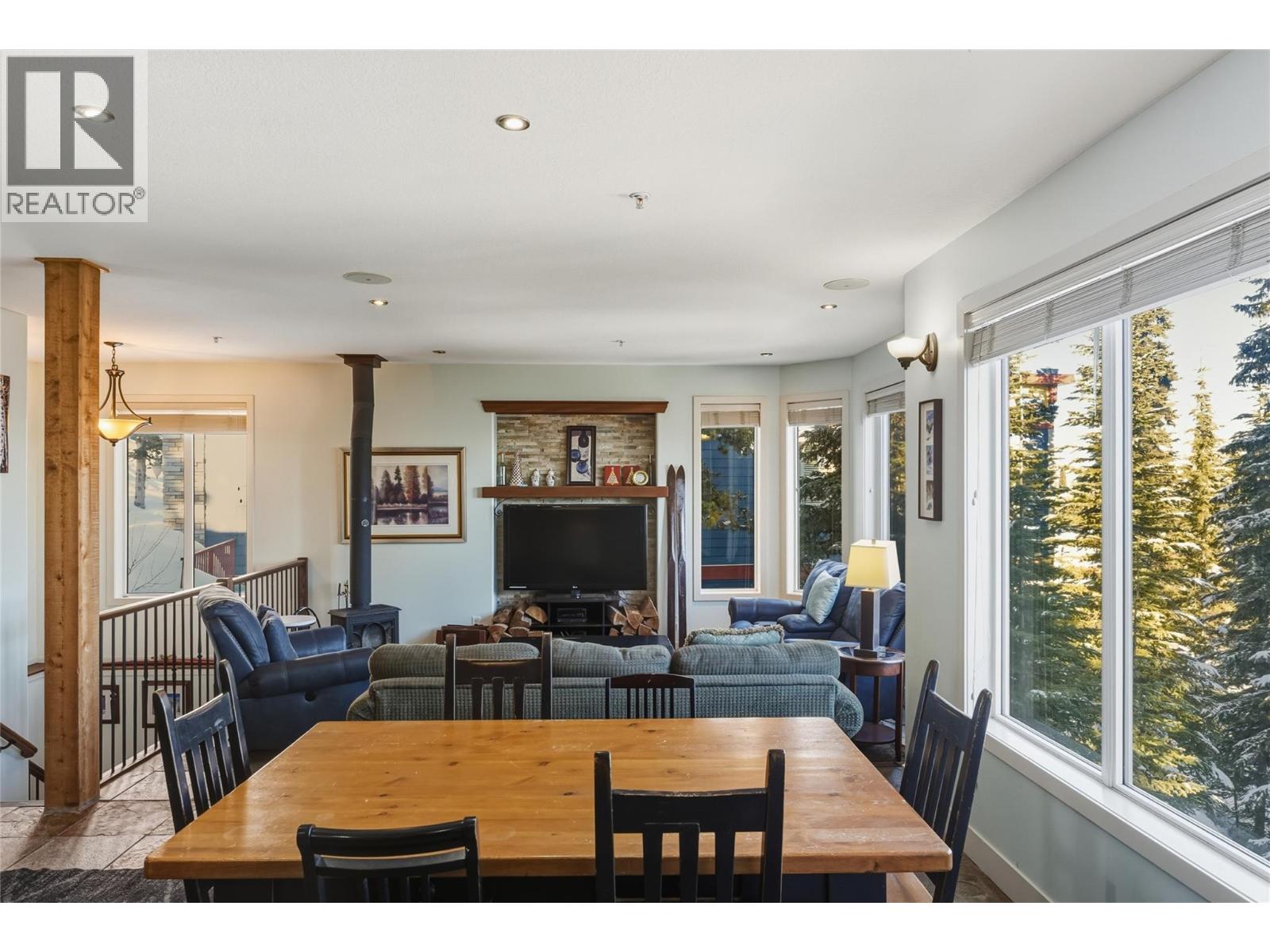725 Monashee Road Property Photo 11