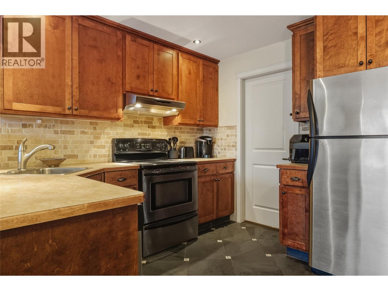 725 Monashee Road Property Photo 40