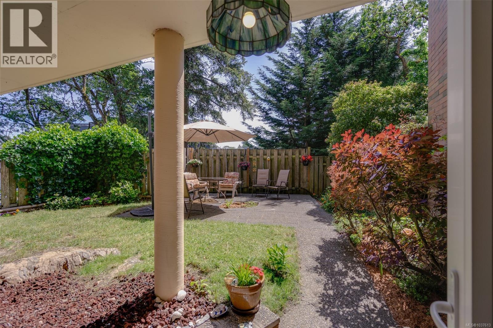 103 4030 Quadra St