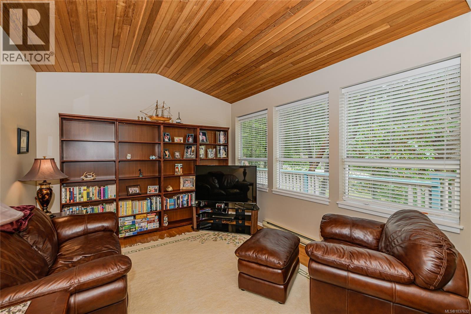 204 Cormorant Cres Property Photo 6