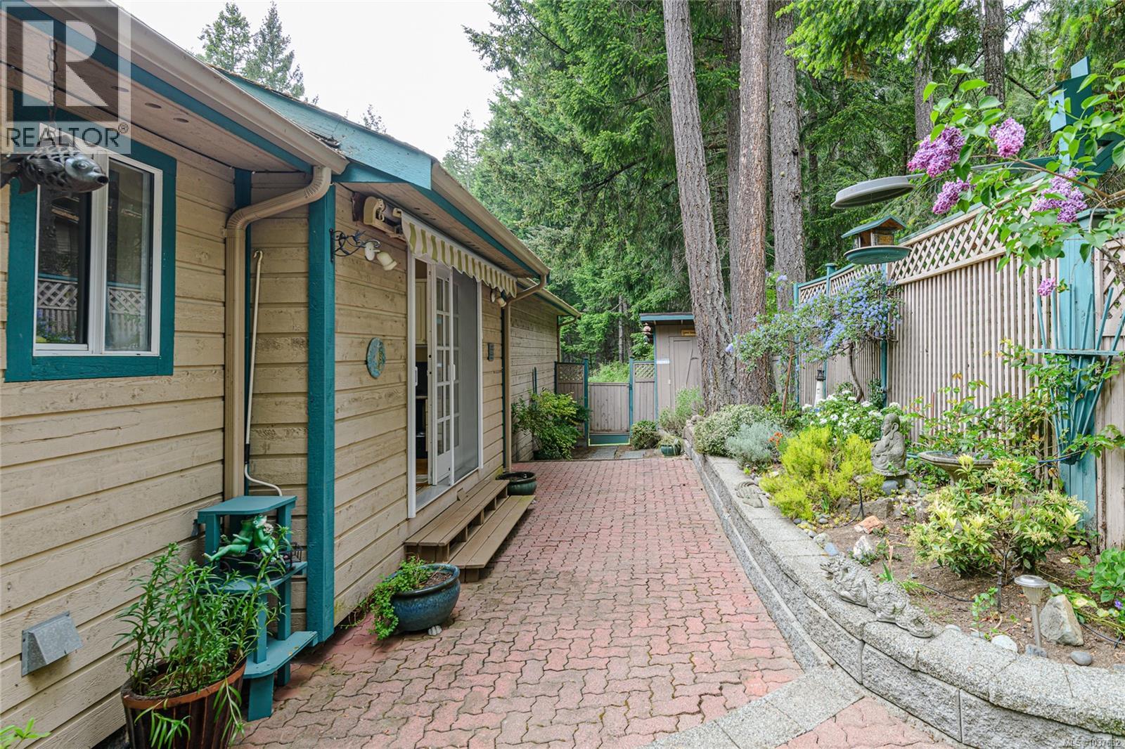 204 Cormorant Cres Property Photo 32