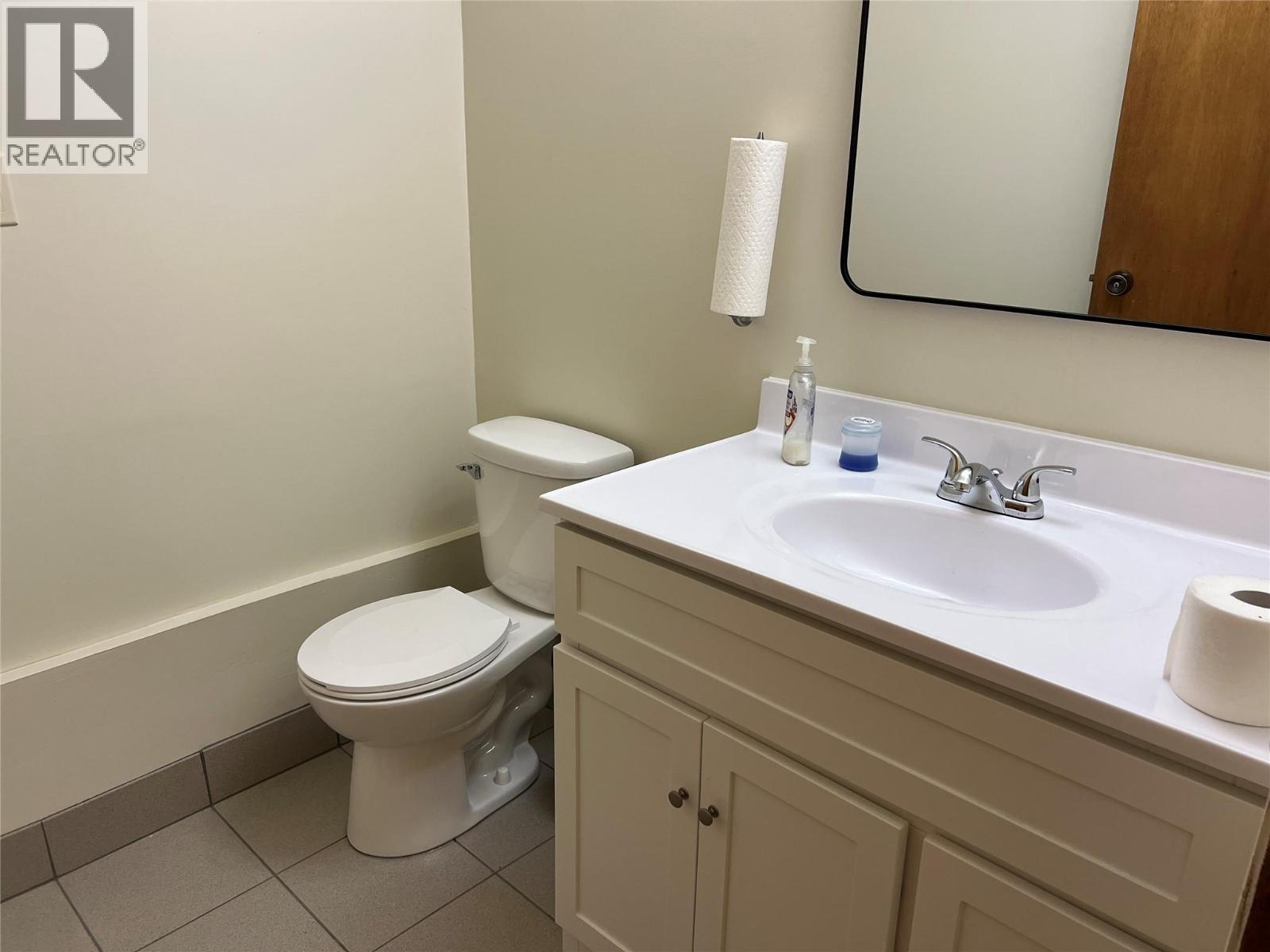 900 102 Avenue Property Photo 8