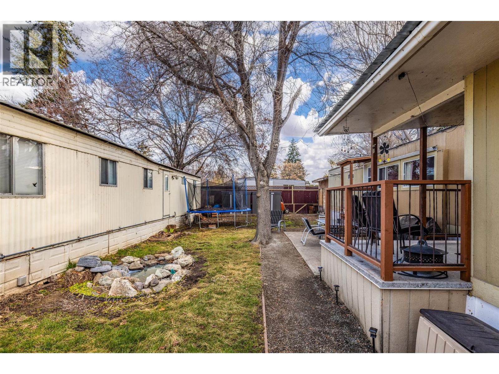 2065 Boucherie Road Unit# 18 Property Photo 4