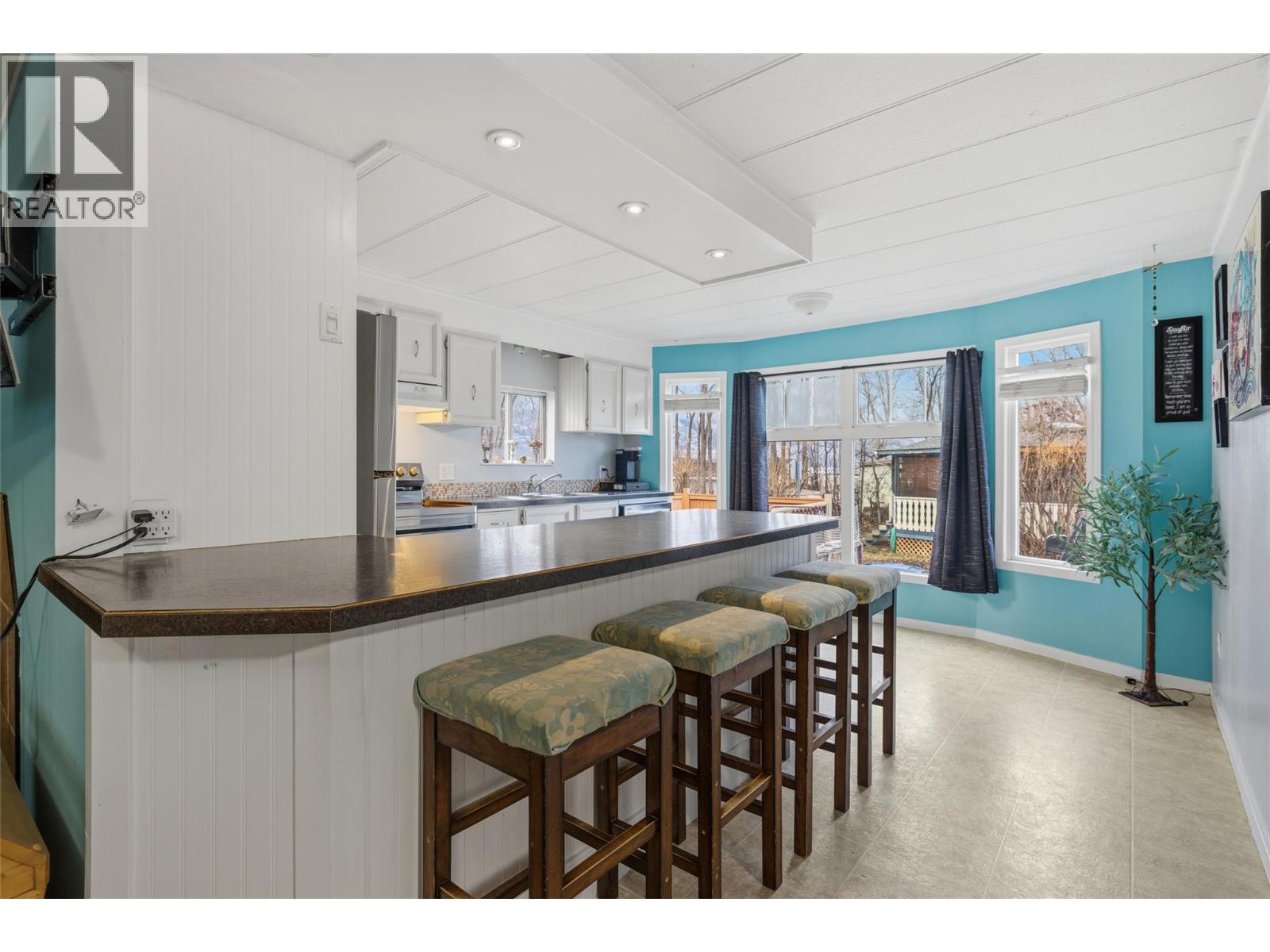 2065 Boucherie Road Unit# 18 Property Photo 10