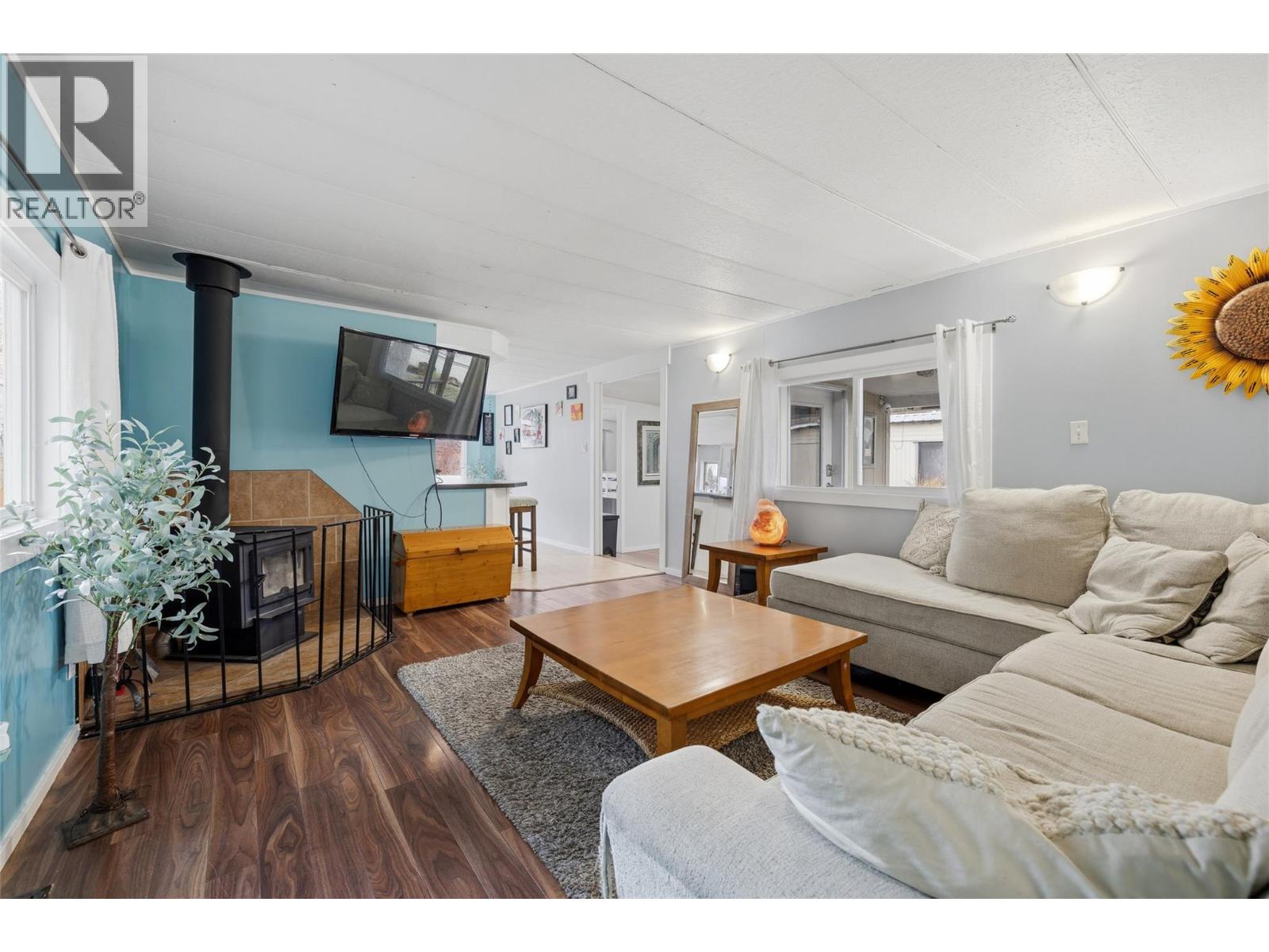 2065 Boucherie Road Unit# 18 Property Photo 16