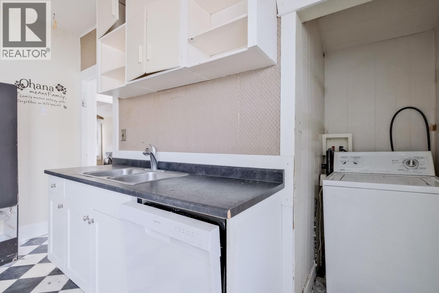 13218 Kelly Avenue Property Photo 5