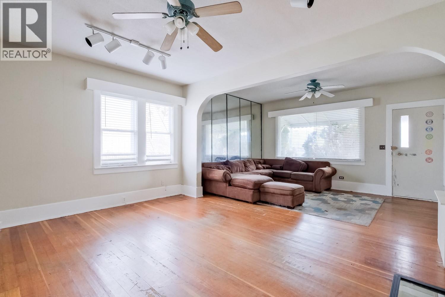 13218 Kelly Avenue Property Photo 8