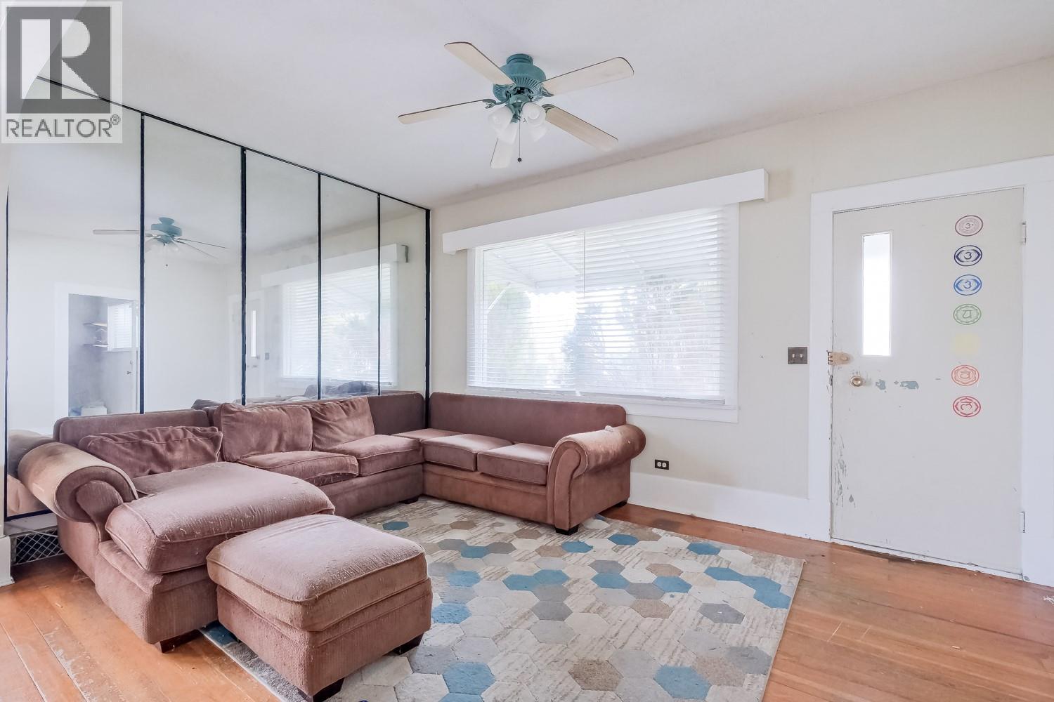 13218 Kelly Avenue Property Photo 9