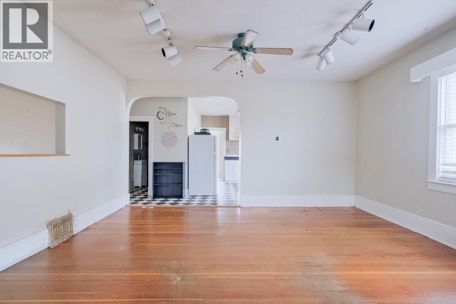 13218 Kelly Avenue Property Photo 10