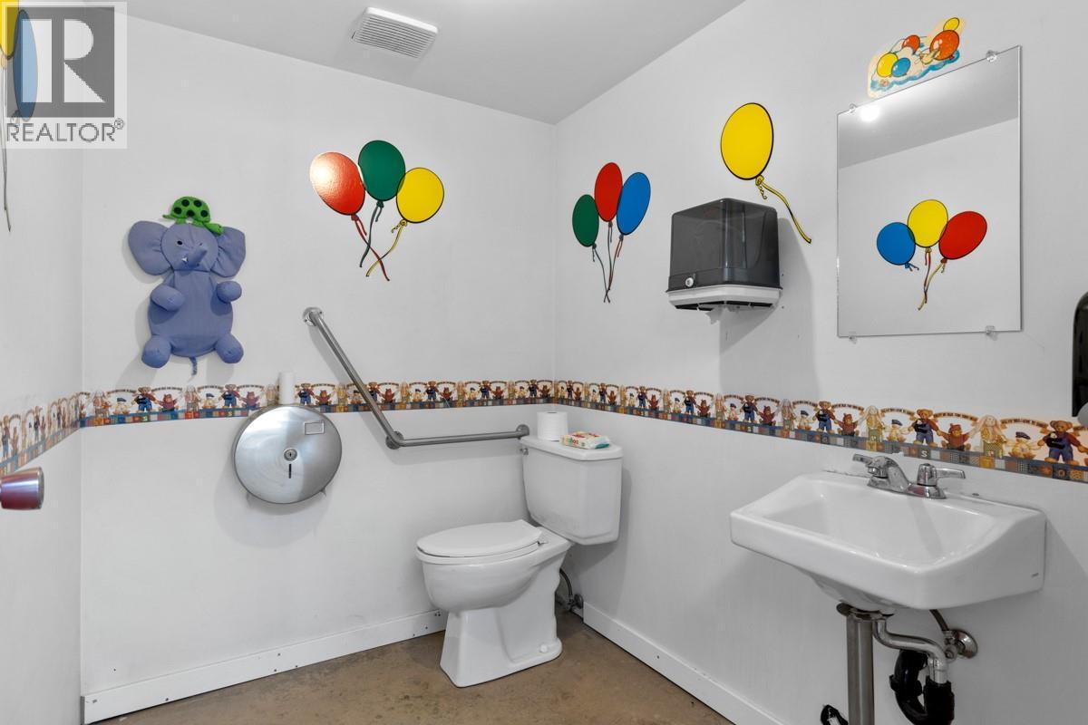 360 Spedding Court Unit# 4 Property Photo 8