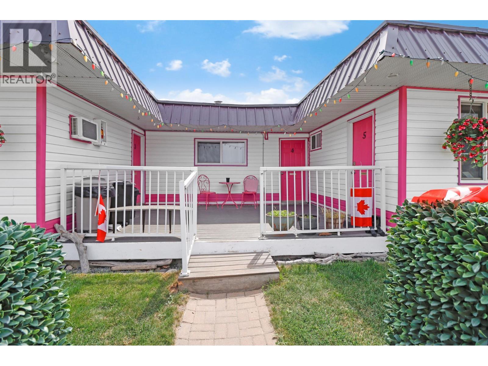 432 Van Horne Street S Property Photo 12