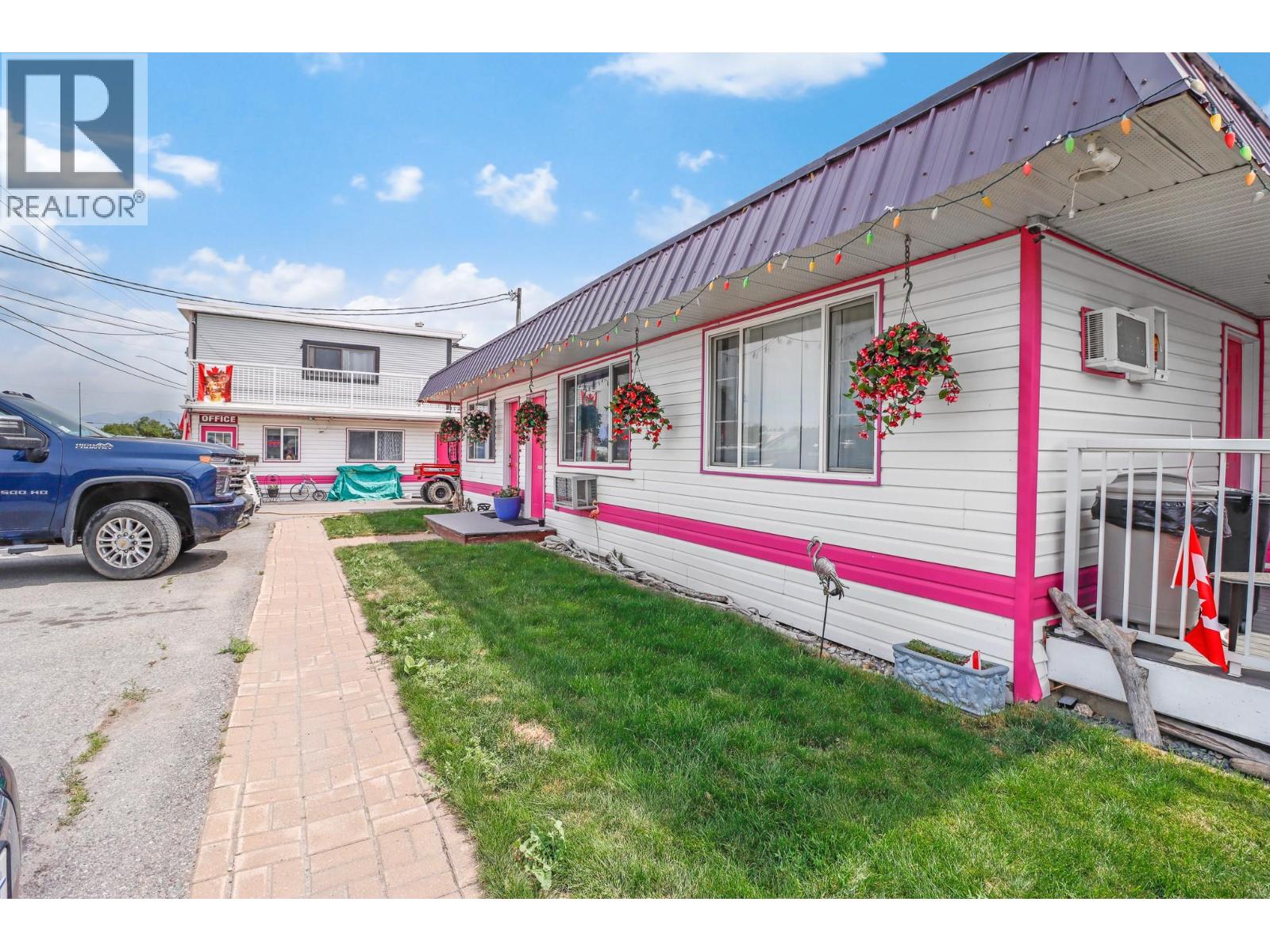 432 Van Horne Street S Property Photo 13
