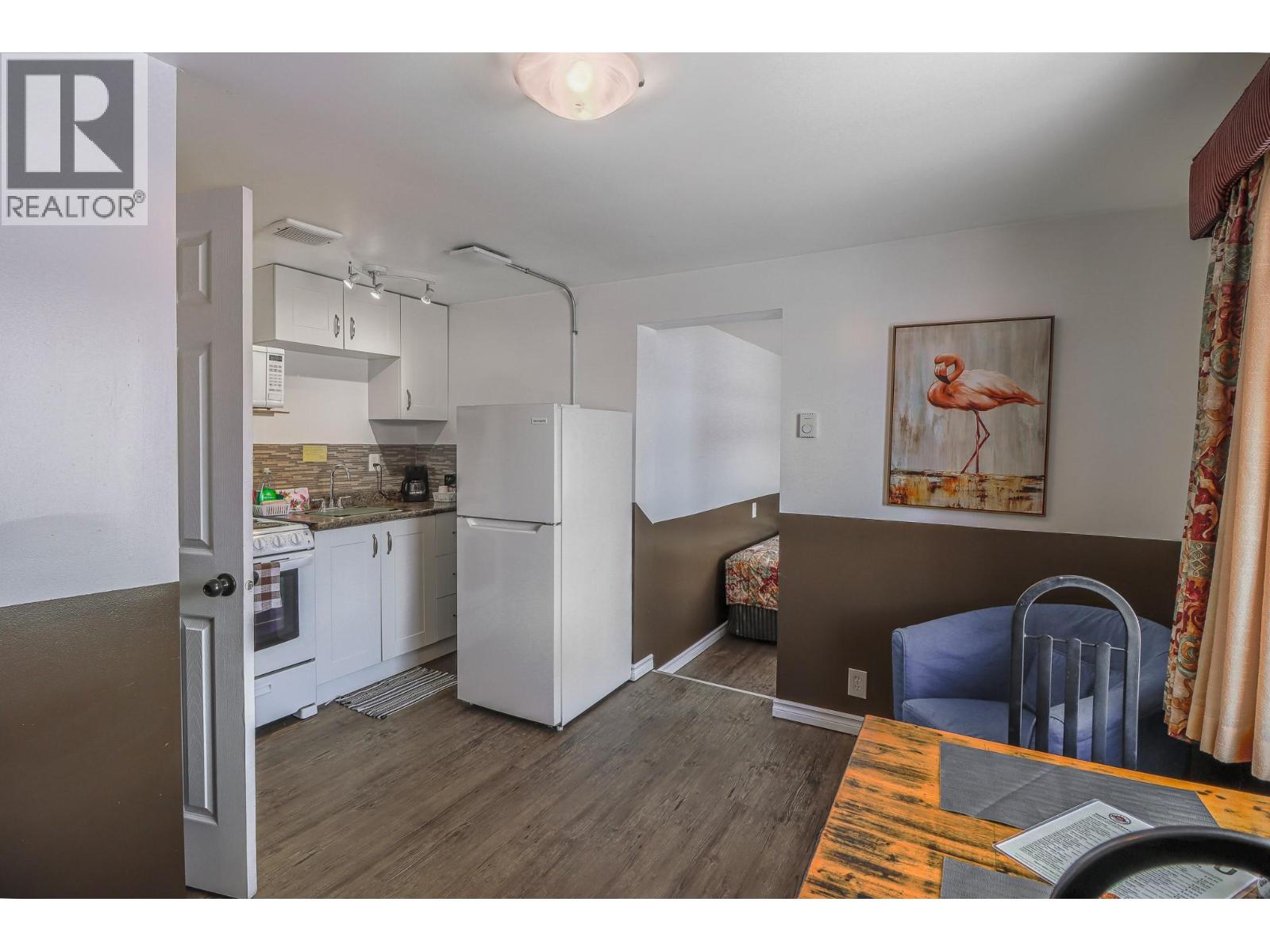432 Van Horne Street S Property Photo 14