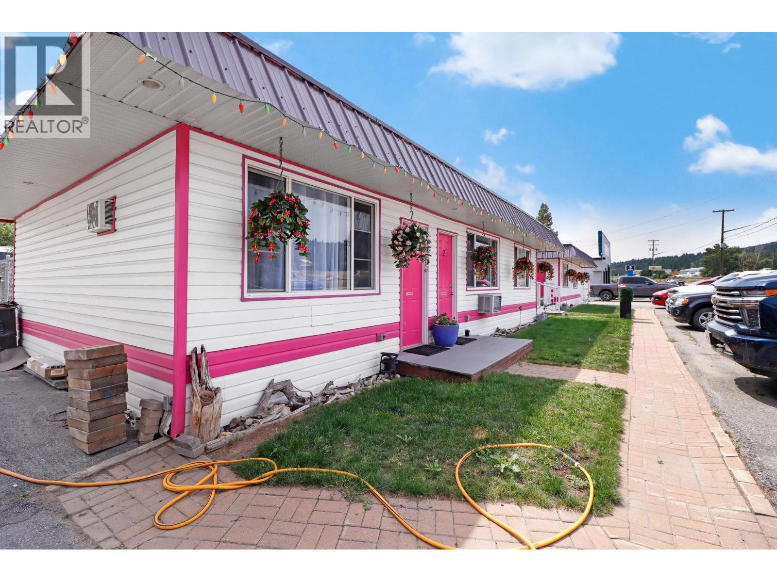 432 Van Horne Street S Property Photo 16