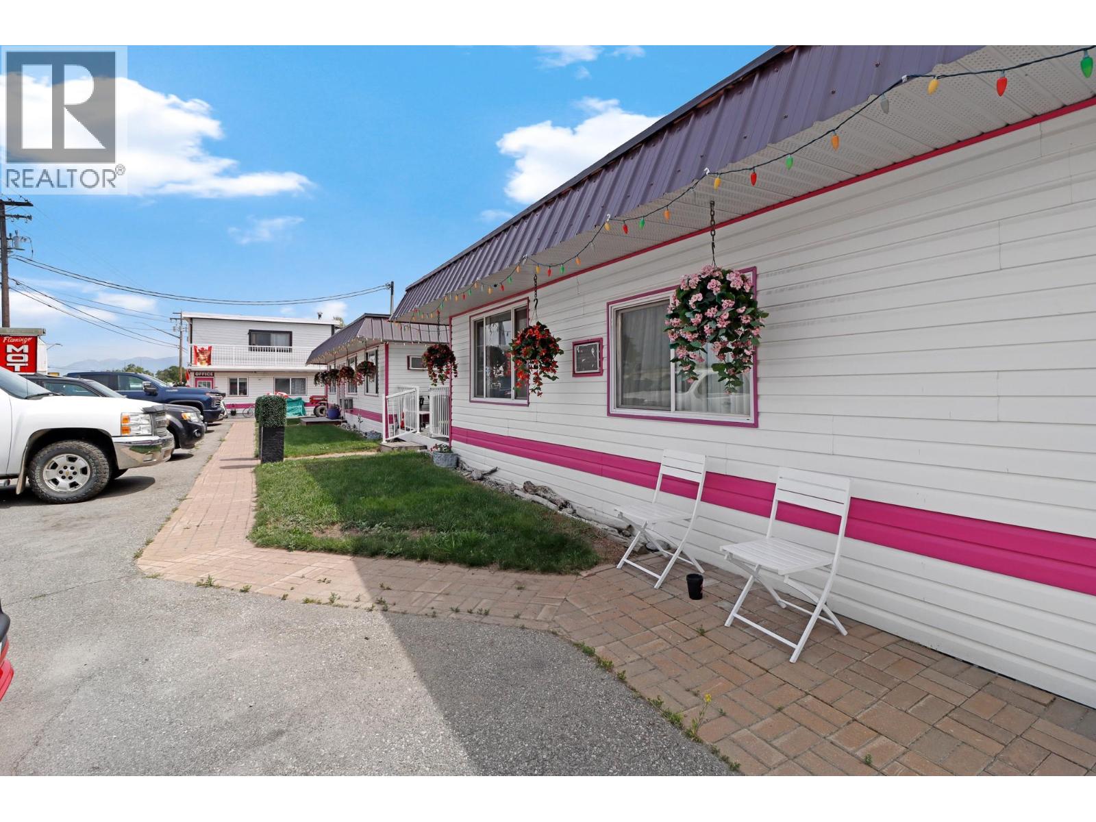 432 Van Horne Street S Property Photo 17