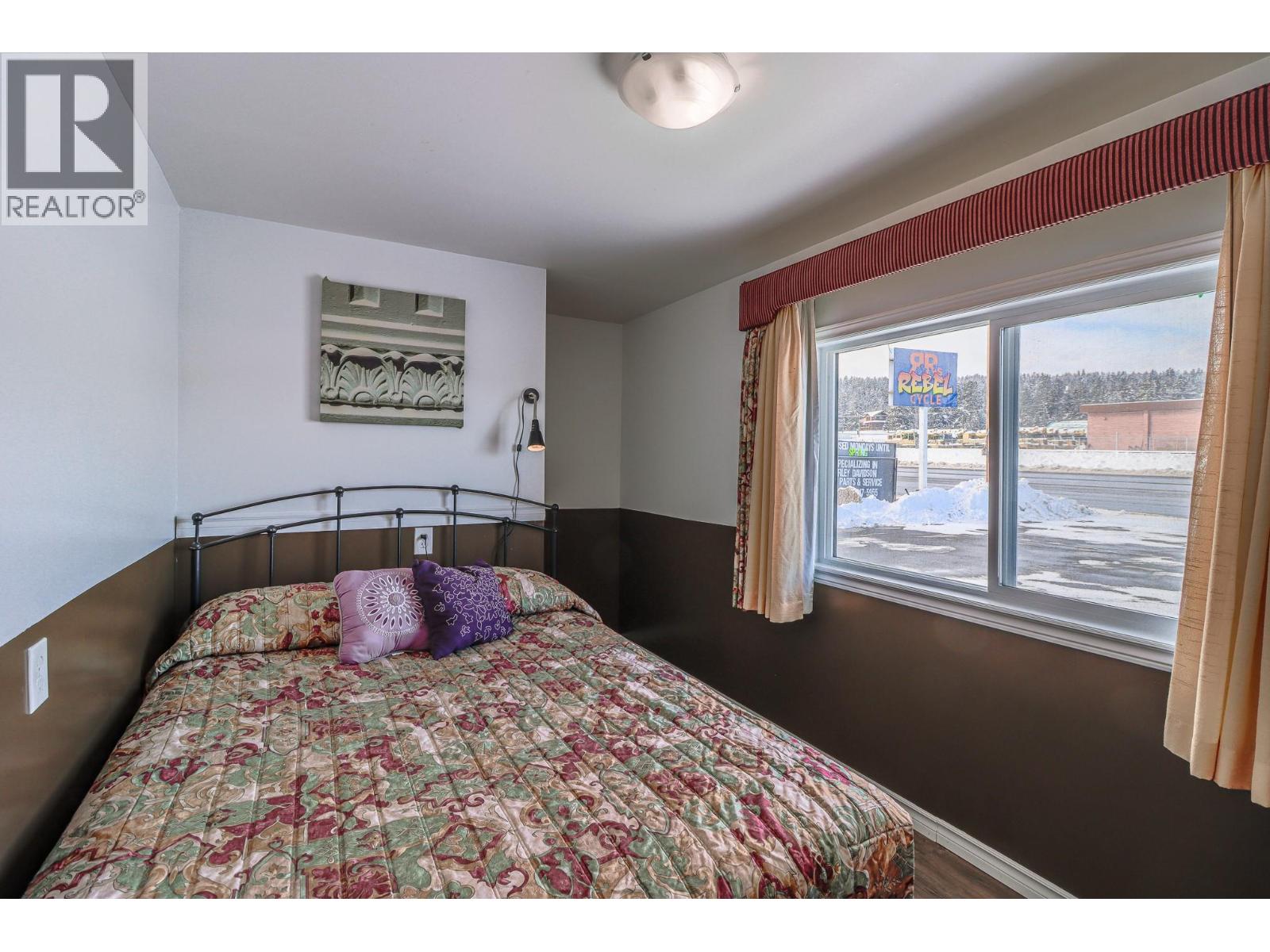432 Van Horne Street S Property Photo 18