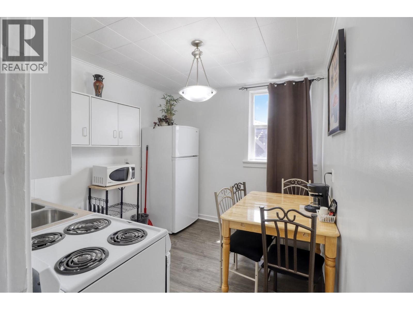 432 Van Horne Street S Property Photo 24
