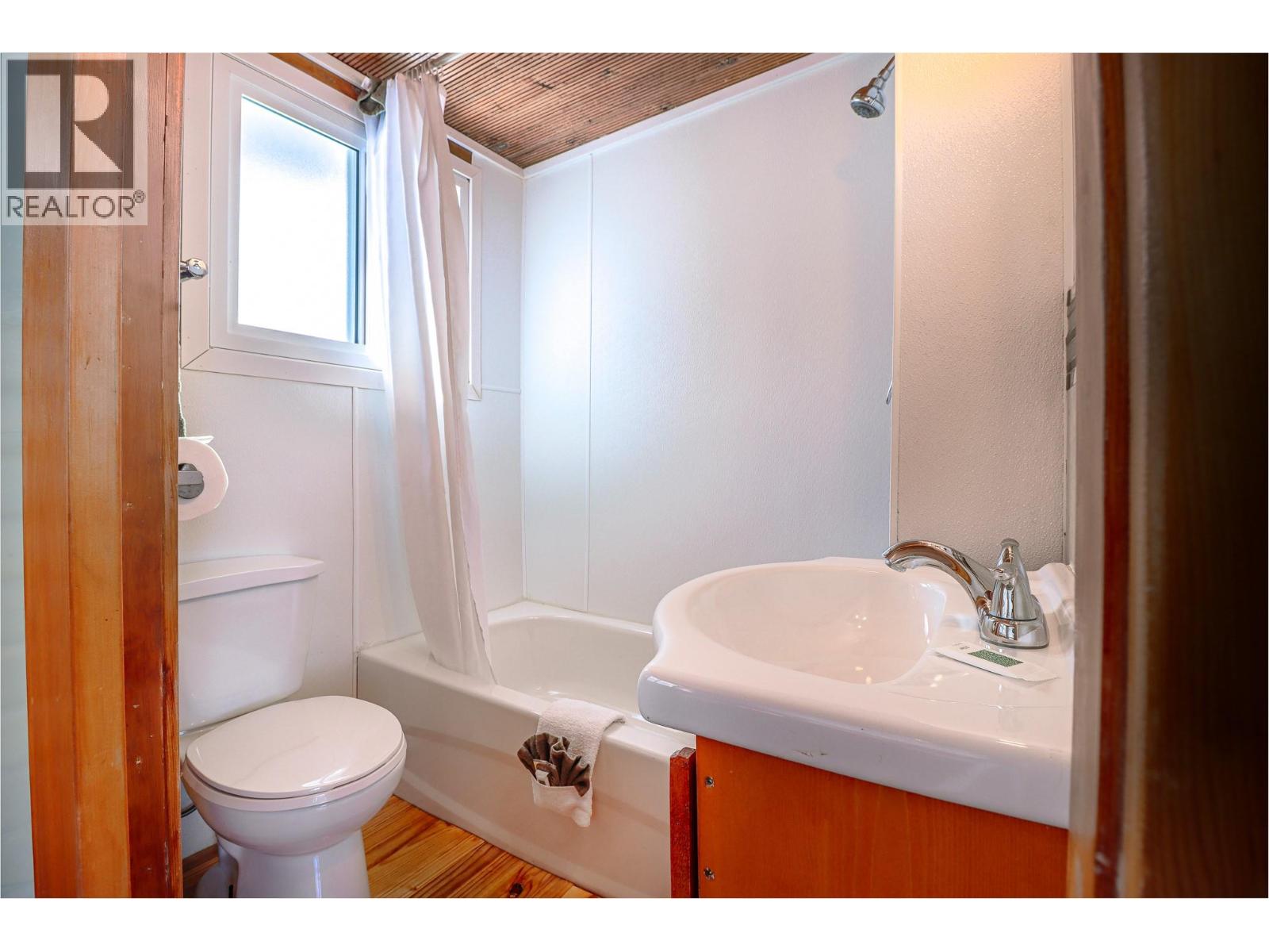 432 Van Horne Street S Property Photo 34
