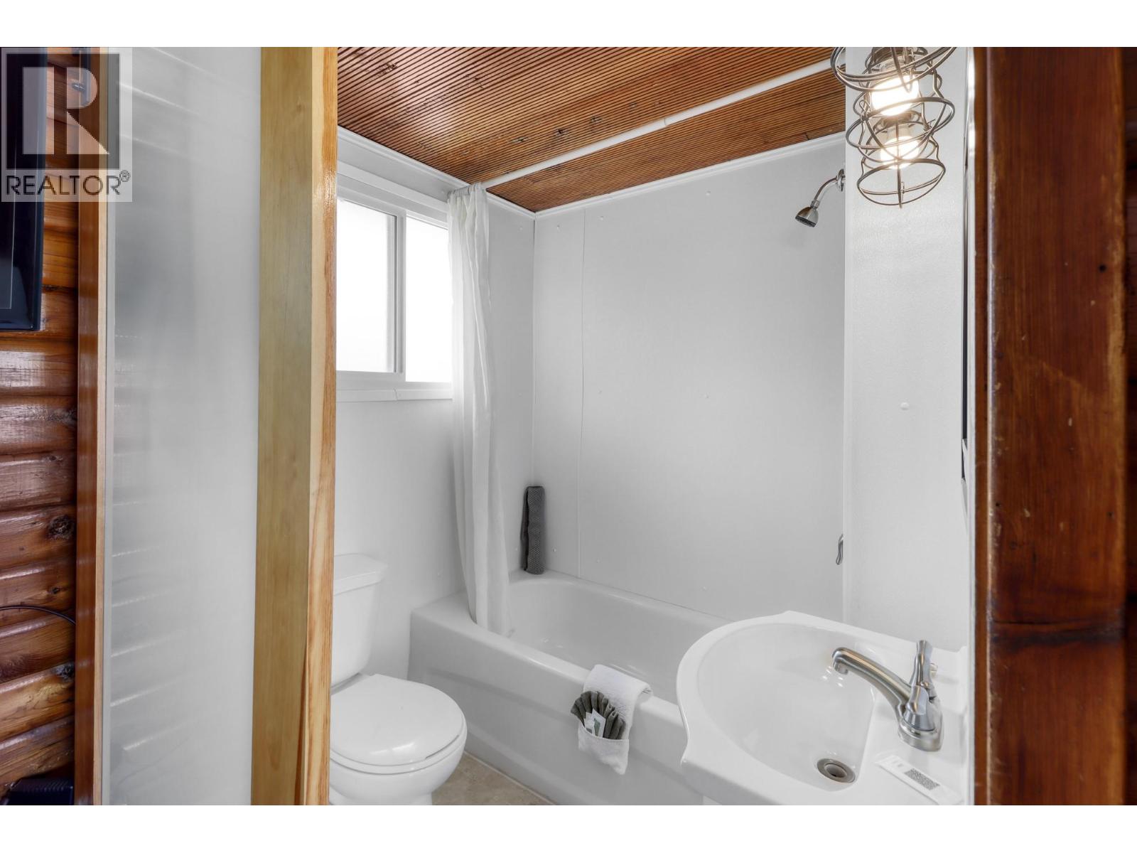 432 Van Horne Street S Property Photo 39