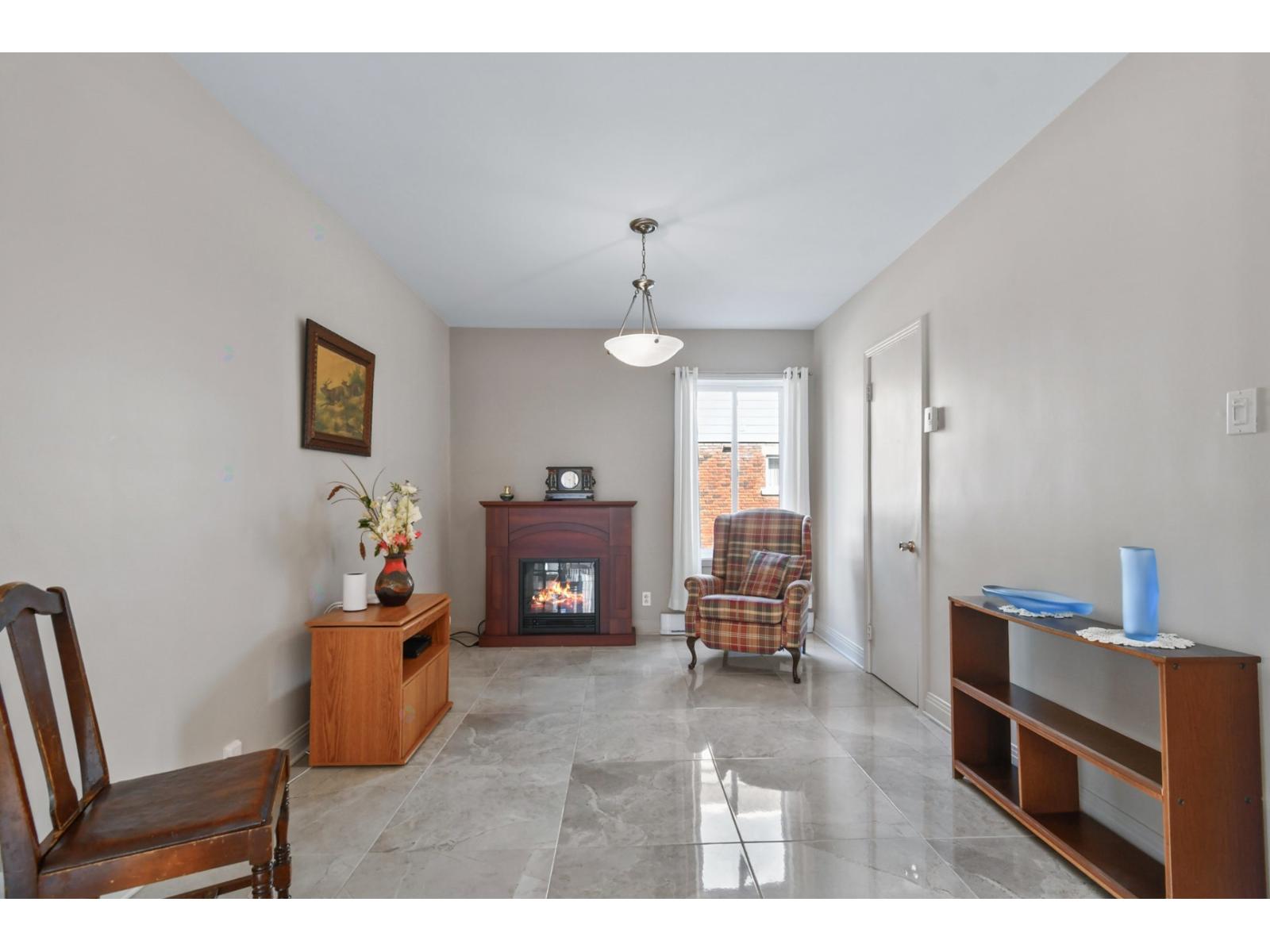 347-349 Rue Calixa-lavallée Property Photo 4