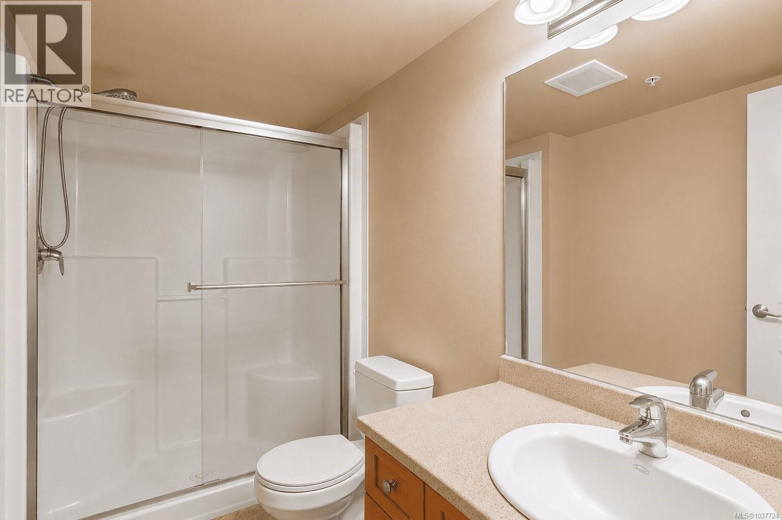 204 1514 Church Ave Property Photo 17