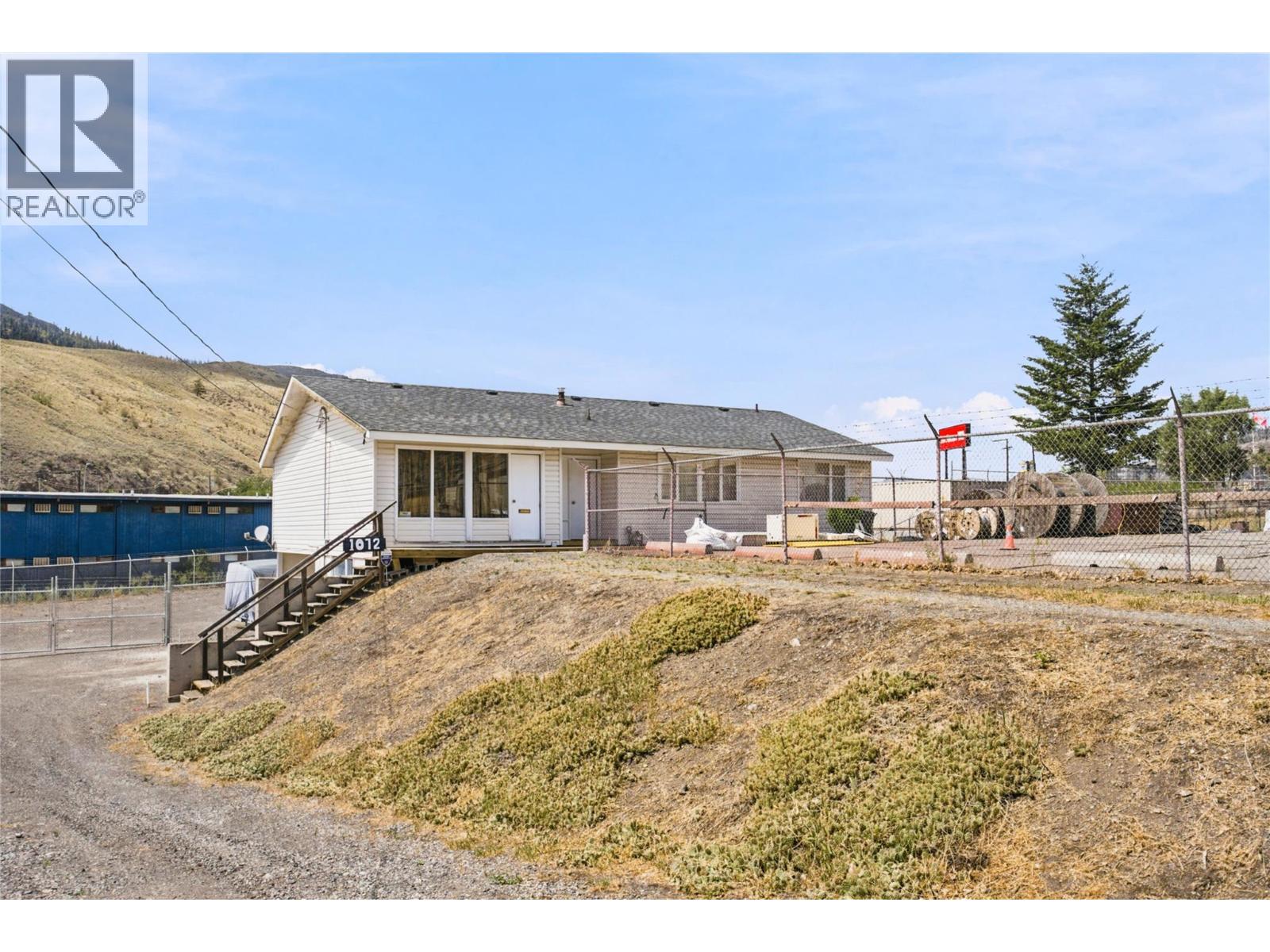 1072 Collins Road Property Photo 1