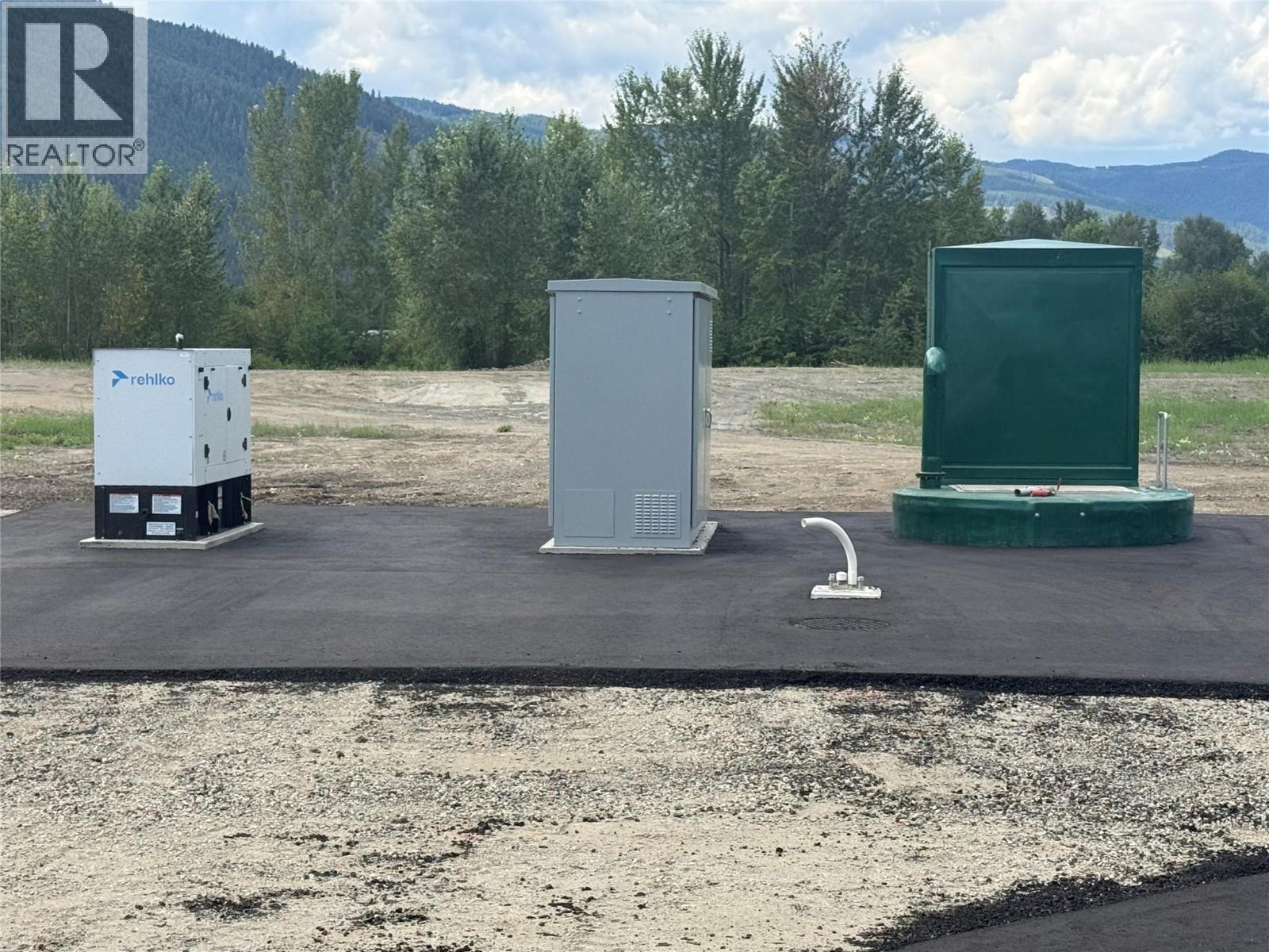 1837 Shuswap Avenue Lot# 4 Property Photo 5