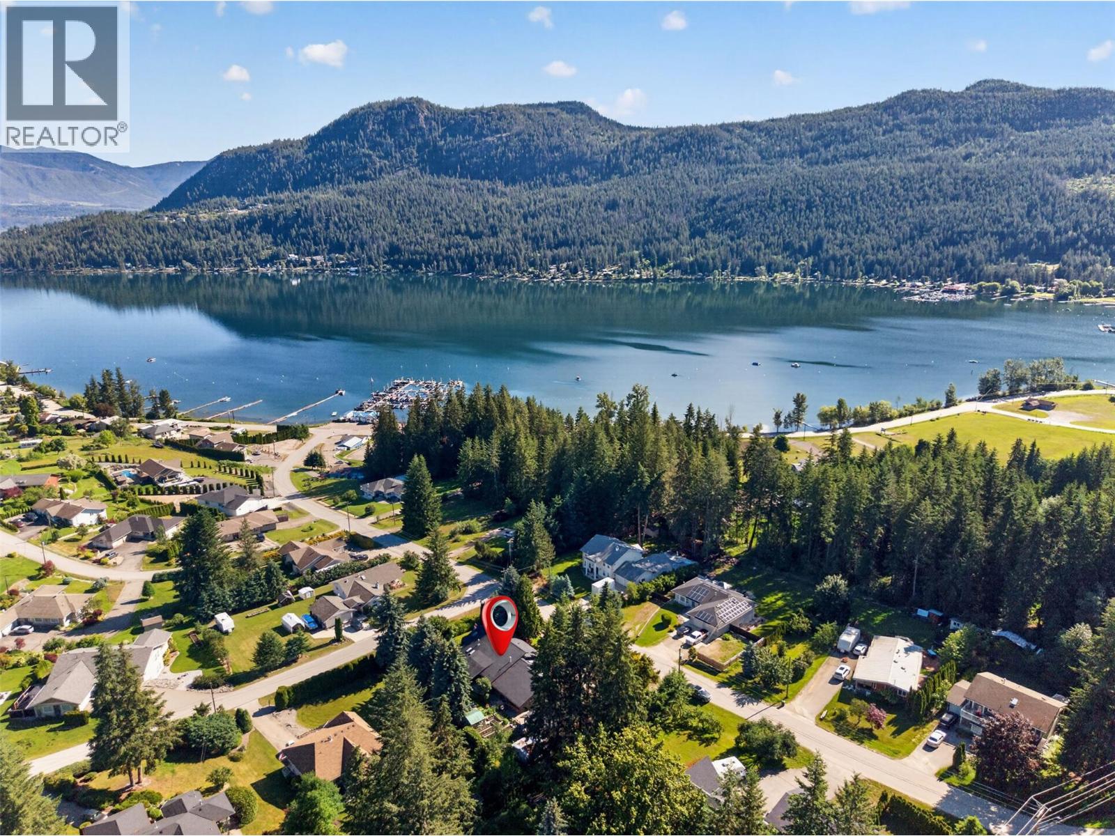 2829 Marine Drive Property Photo 1