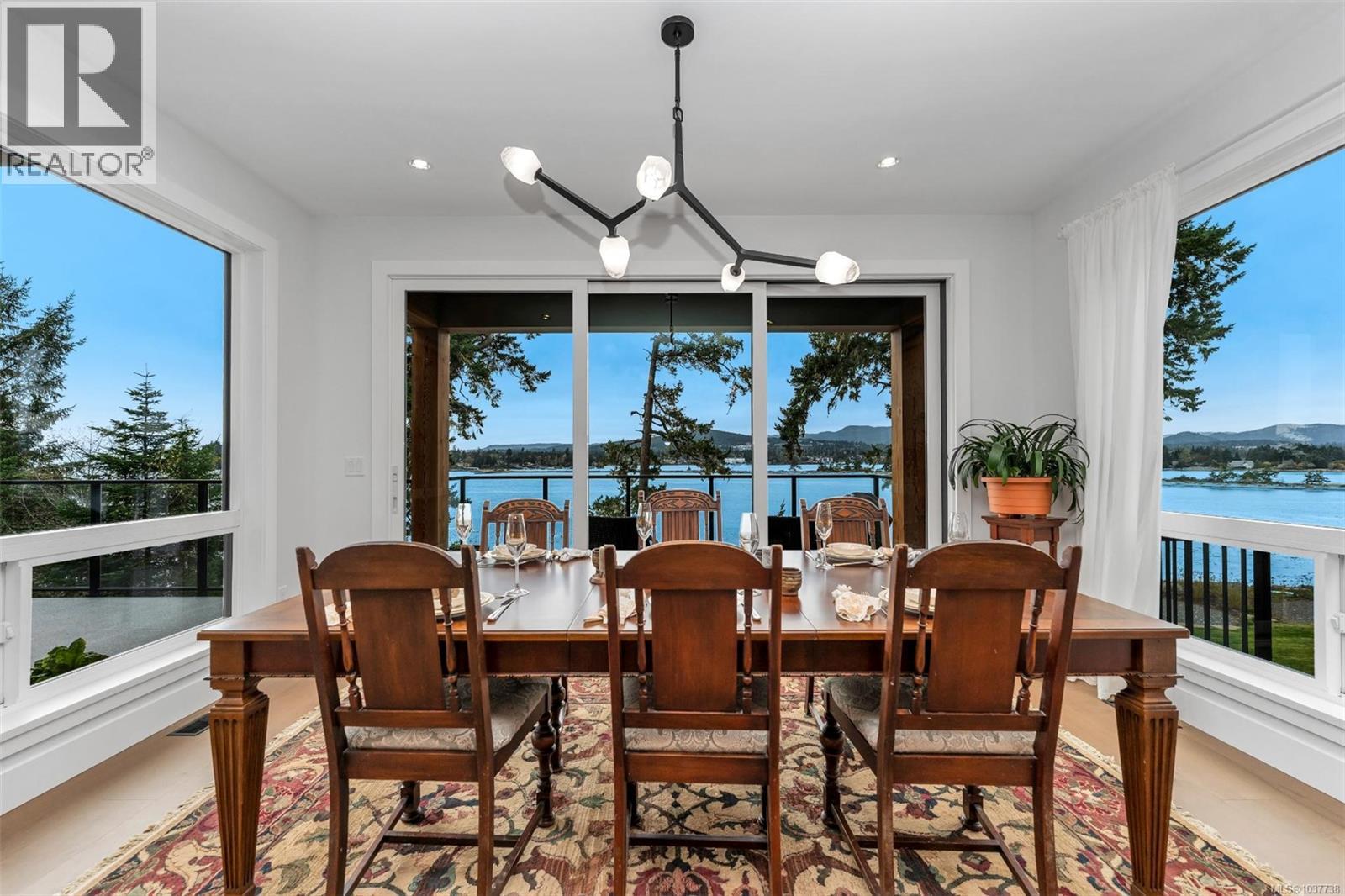 7210 Sea Cliff Rd Property Photo 15