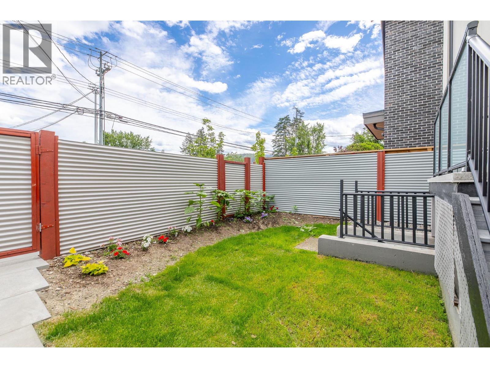 490 Eckhardt Avenue Unit# 101 Property Photo 3