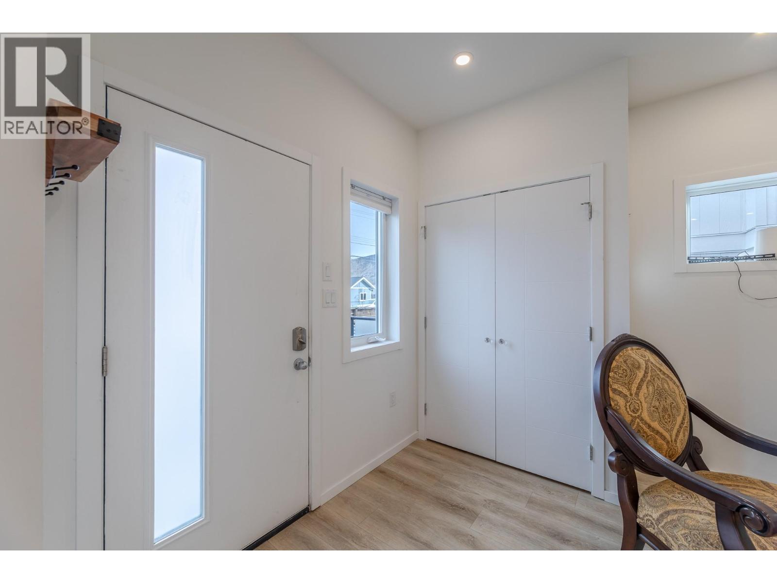 490 Eckhardt Avenue Unit# 101 Property Photo 5