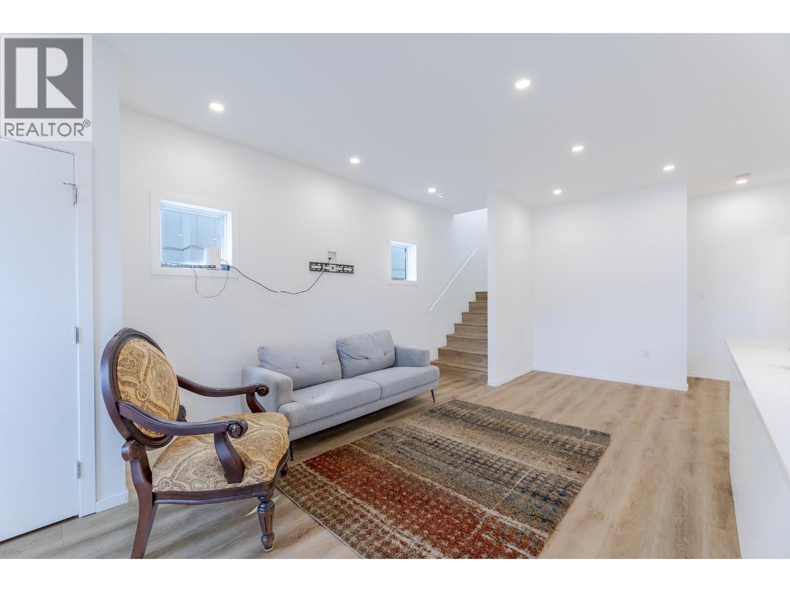 490 Eckhardt Avenue Unit# 101 Property Photo 6