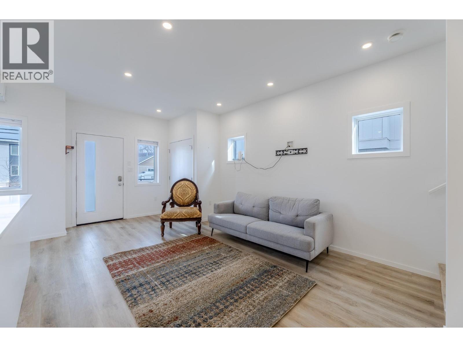 490 Eckhardt Avenue Unit# 101 Property Photo 7